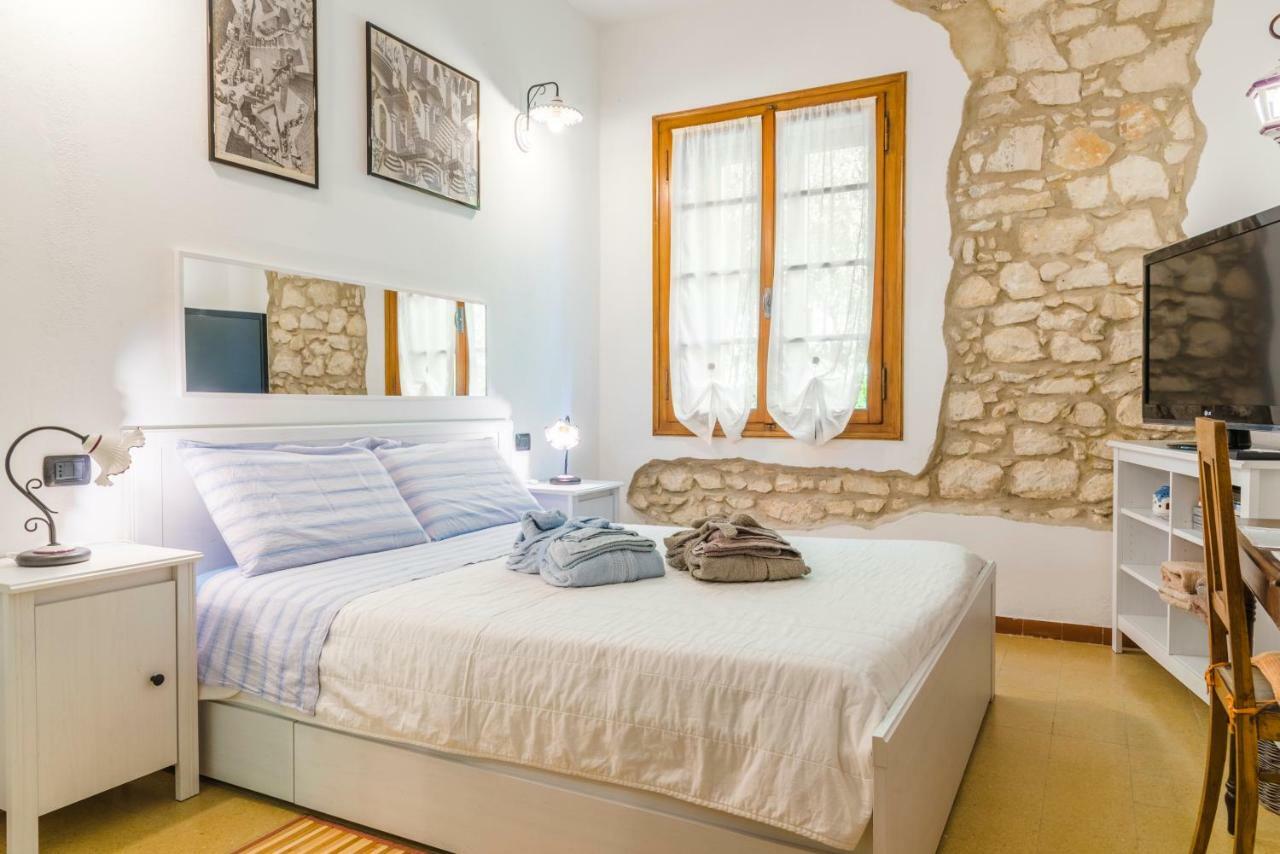 Bed and Breakfast Relais Des Roches Сона Экстерьер фото